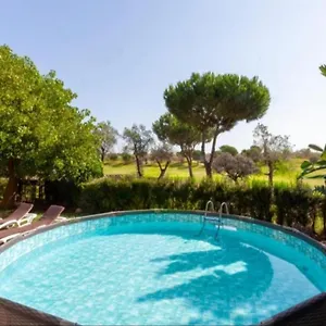 Сasa de vacaciones En Campo De Golf Con Piscina, Guillena